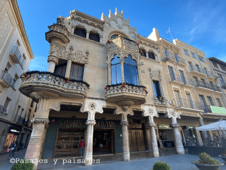 REUS, modernismo y vermut